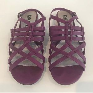 DKNY PURPLE LEATHER SANDALS SIZE 7.5